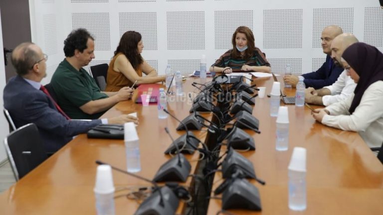 Përplasje në Komisionin për Shëndetësi, Haxhiu tërhiqet nga kryesimi i grupit punues për ligjin anti-COVID