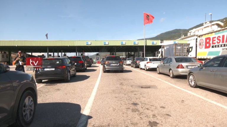 Nga 6 shtatori, të gjithë kosovarëve do të ju kërkohet pasaporta e vaksinimit për të hyrë në Shqipëri