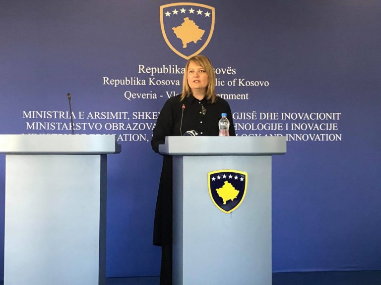 Zëvendësministrja e Arsimit: Janë bërë përgatitjet që mësimi të fillojë me 1 shtator