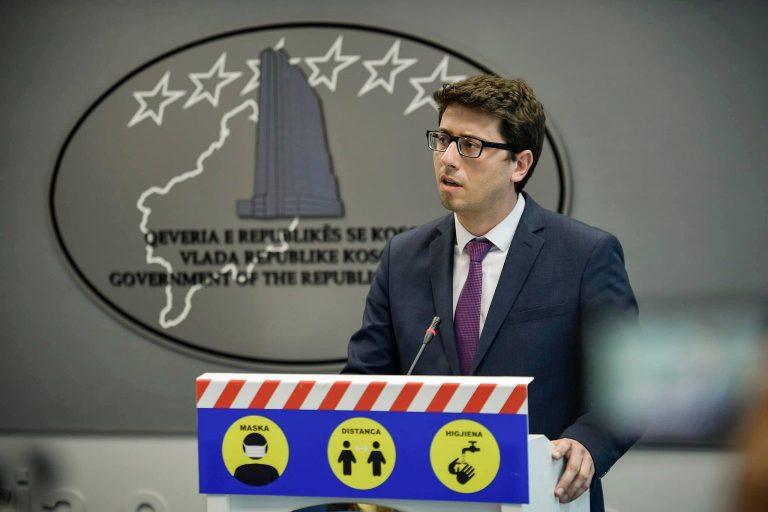 Kush janë punëtorët që do t’i marrin nga 50 ose 100 euro për tre muaj, sipas Pakos së Ringjalljes Ekonomike?