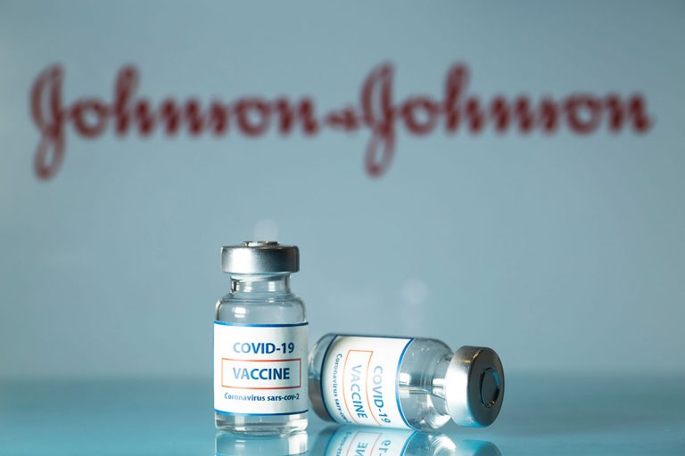 Sllovenia pezullon vaksinën Johnson & Johnson
