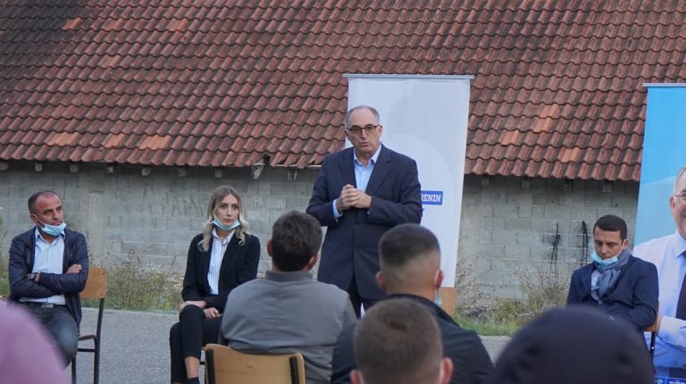 Kandidati i PDK-së, Shaqir Totaj, takim me strukturat në Vlashnje dhe Kobaj