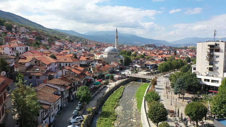Hotelierët e Kosovës kërkojnë heqjen e orës policore dhe lejimin e organizimit të ahengjeve