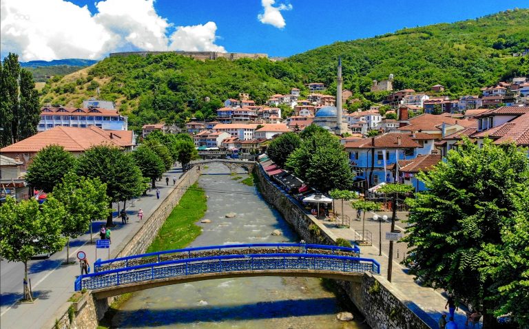 Keni kujdes, vendosni maskën, policët me rroba civile në terren