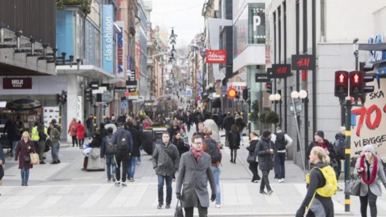 Suedia, heq të gjitha masat kundër Covid-19