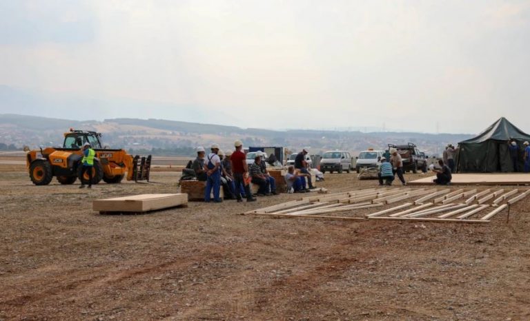 Në vendet tjera lëvizin, në Kosovë jo – pse po mbahen të mbyllur afganët