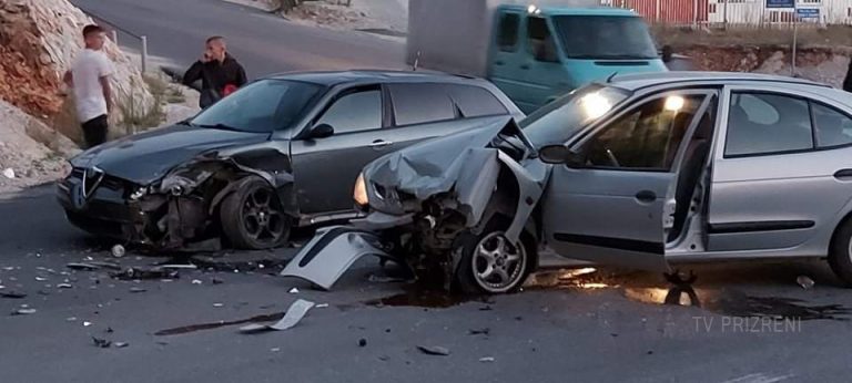 Aksident tek udhëkryqi i Zhurit, lëndohen 4 persona