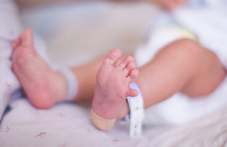 Thirrje nga komuna e Prizrenit për mbështetje financiare për prindërit e fëmijëve të porsalindur