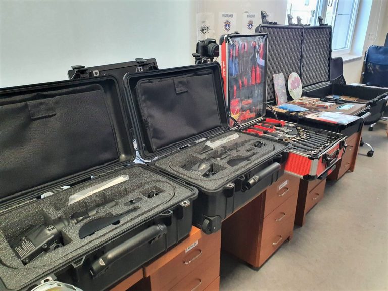 Ambasada amerikane donacion për Policinë e Kosovës