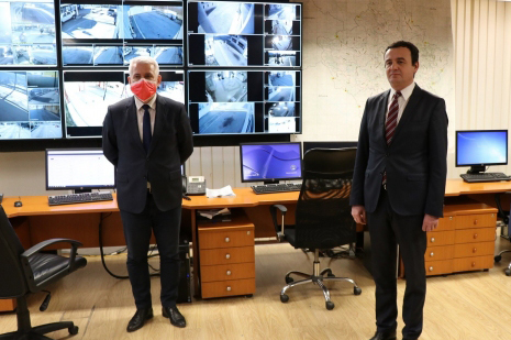 Situata në veri, Kurti e Sveçla në konferencë për media