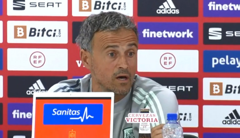 Enrique thotë se Spanja ka ardhur për futboll, e jo për politikë