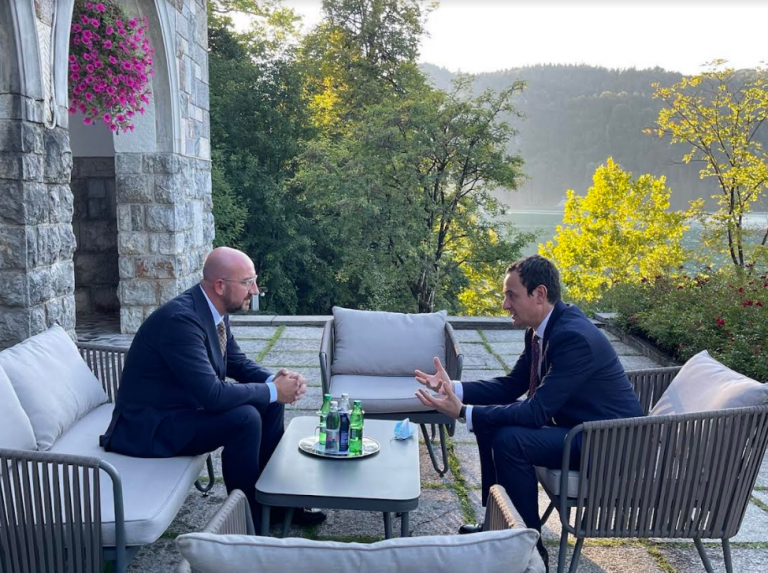 ​Kurti presidentit të KE: BE po mban peng qytetarët e Kosovës