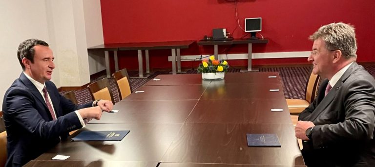 Lajçak: Në takimet me Kurtin dhe Vuçiq diskutuam për hapat e ardhshëm të dialogut