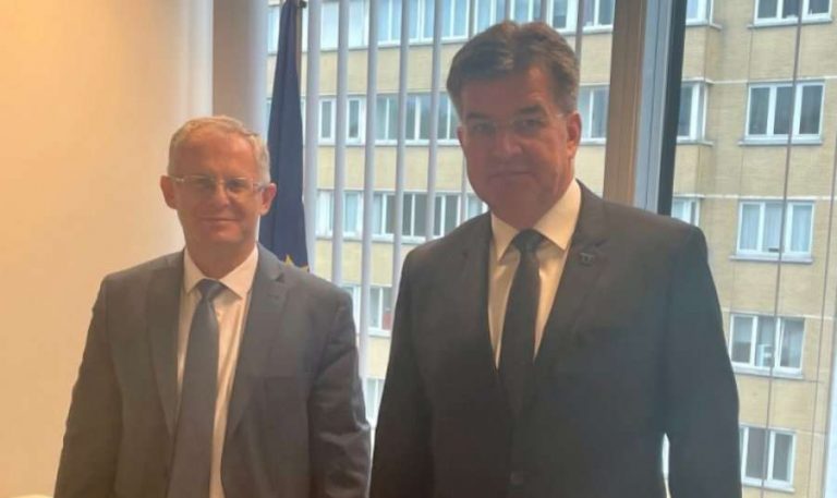 Lajçak takon sërish Bislimin e Petkoviqin