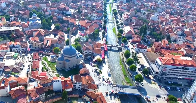 Nesër mbahet aktiviteti ” Dita pa makina në Prizren”, për dy orë një pjesë e rrugës kryesore në qendër do të jetë e bllokuar