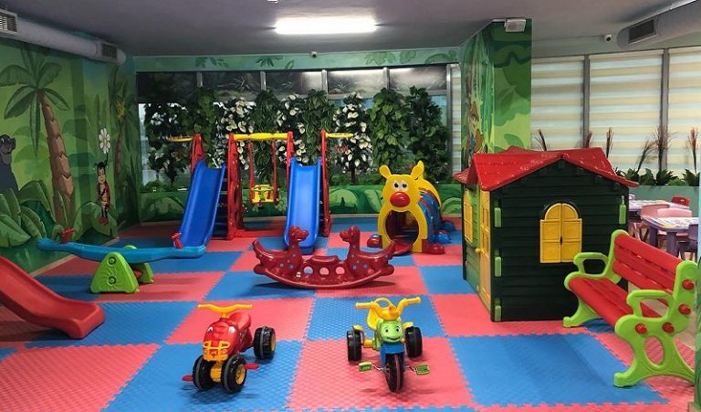 Masat e reja të Qeverisë, mbyllen çerdhet, shtyhet fillimi i mësimit edhe për dy javë