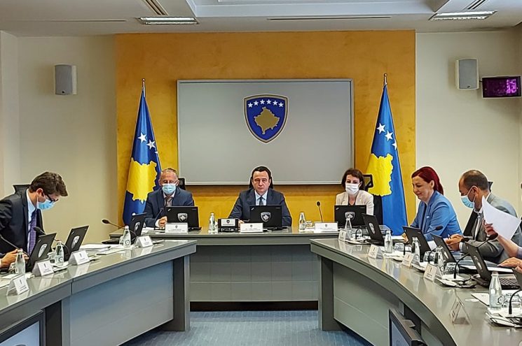 Qeveria ndan 1.500 euro për familjet që humbën anëtarët e tyre nga COVID-19