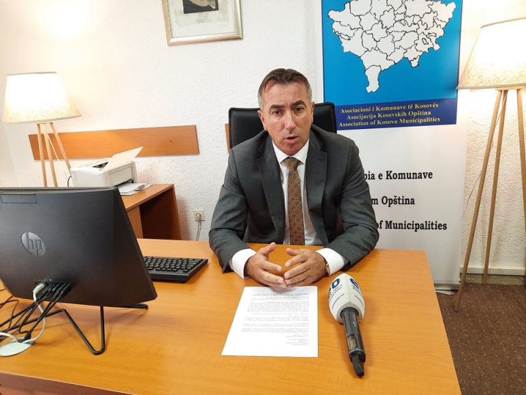 Kryetarët e komunave kërkojnë të ndërpritet procedimi i mëtejmë i Projektligjit për Inspektimin Administrativ