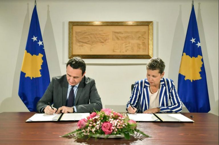 Kurti nënshkruan memorandum mirëkuptimi për projekte arsimore me Gjermaninë