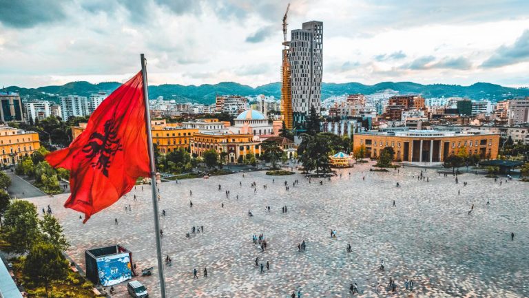 Tirana e treta me rritjen më të madhe të popullsisë në Europë