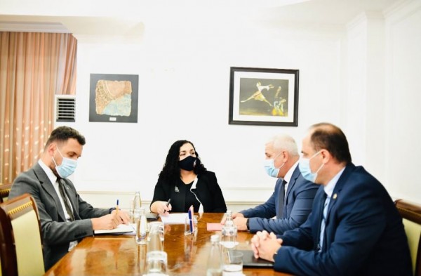 Zhvillimet në veri, Presidentja takohet me drejtues të institucioneve të sigurisë