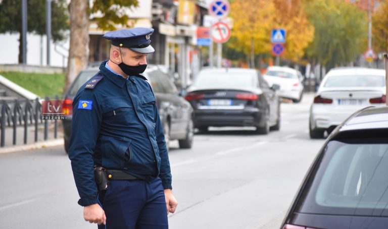 Policia shqiptoi 487 tiketa trafiku gjatë fundjavës në Prizren