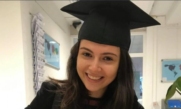 Rrëfimi i studentes kosovare, Universiteti në Holandë nuk ia njeh shtetin