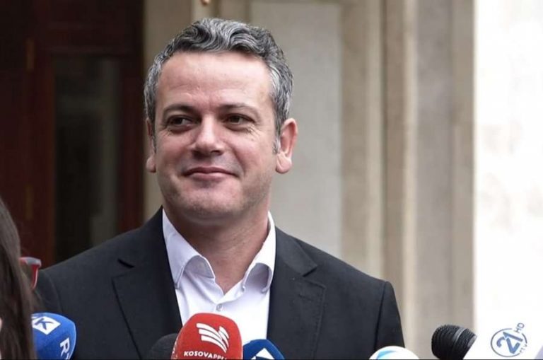 Arben Gashi: Nesër marrim vendim nëse shkojmë në seancën e jashtëzakonshme ose jo