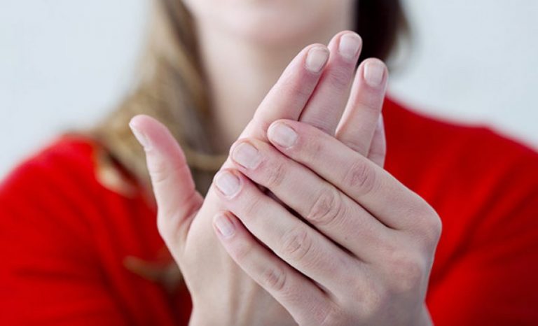Problemet shëndetësore që mund të tregojnë duart e ftohta