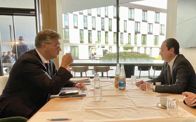 Albin Kurti takon kryeministrin e Kroacisë