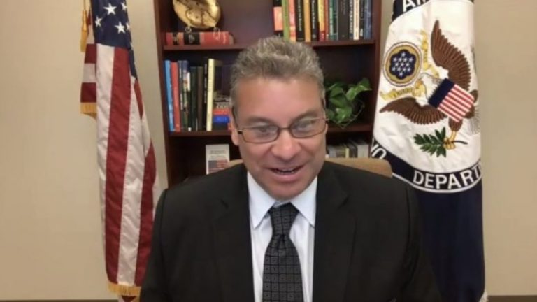 Escobar: Njohja reciproke do të ishte ideale për normalizim të marrëdhënieve Kosovë-Serbi