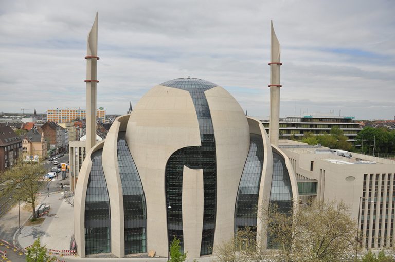 Gjermani: Lejohet thirrja e ezanit me zë të lartë në xhamitë e Kolnit