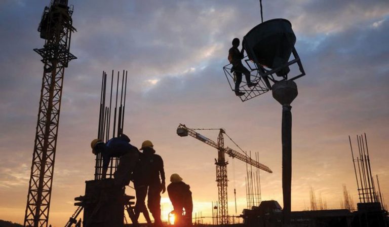 Prizren, lëndohen dy punëtorë në vendin e punës