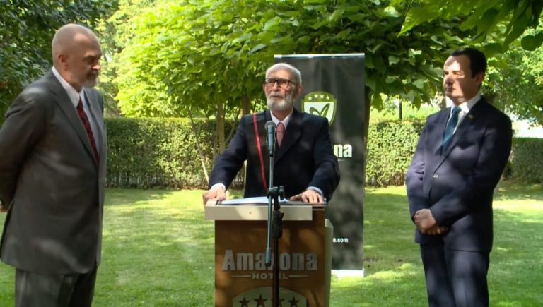 Rexhep Qosja: Bashkimi i Shqipërisë dhe Kosovës do të ndodhë!