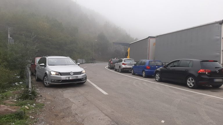 Situatë e qetë në veri gjatë zbatimit të marrëveshjes për targat