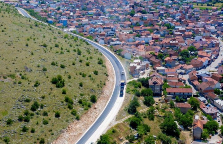 30 ditë paraburgim ndaj tre personave për rrahje në fshatin Zhur
