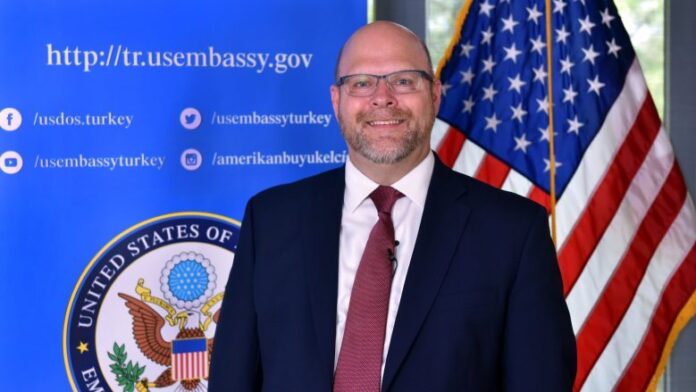 Senati amerikan konfirmon Jeffrey Hovenier për ambasador në Kosovë