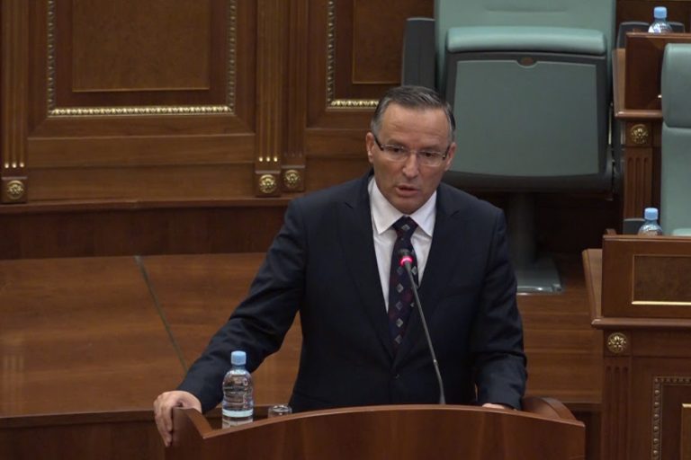 Bedri Hamza jep dorëheqje nga posti i deputetit dhe nënkryetarit të Kuvendit