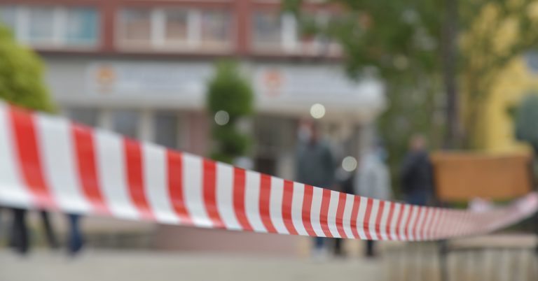 Mbyllen qendrat e votimit