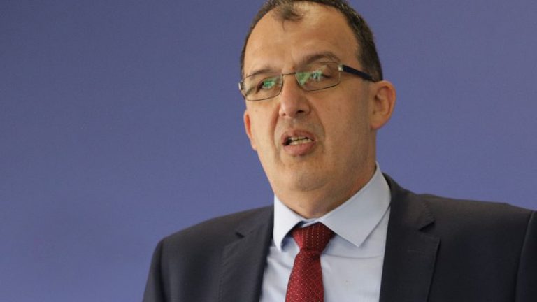 Jep dorëheqjen zëvendësministri Dukagjin Pupovci