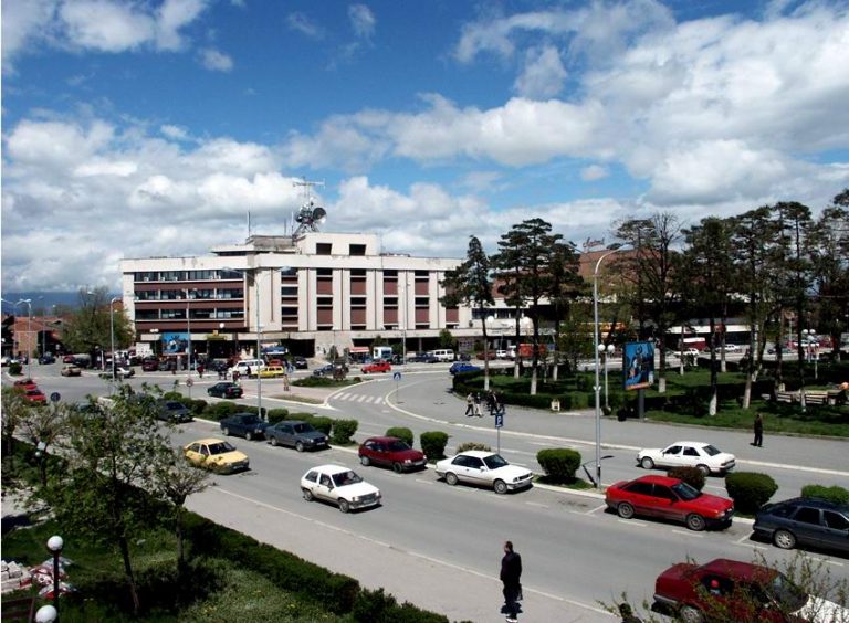 Ndërron jetë 27 vjeçari në Gjakovë, gjendet i varur në tarracën e një hoteli