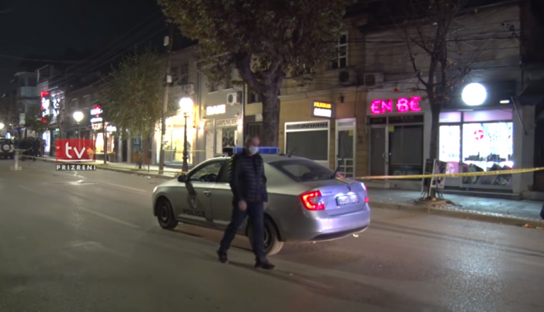 Policia jep detaje për tentim-grabitjen në Prizren ku u plagosën babën e bir