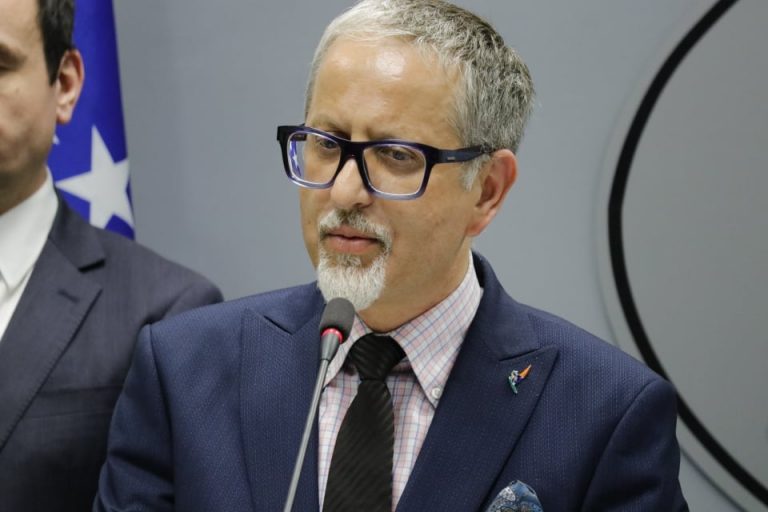 Vitia: Besoj se shumë shpejt do ta merrni vesh emrin e ministrit të ri të Shëndetësisë