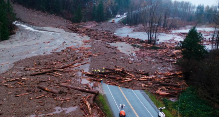Moti i keq në Kanada, rreth 18 mijë njerëz të bllokuar nga rrëshqitjet e dheut