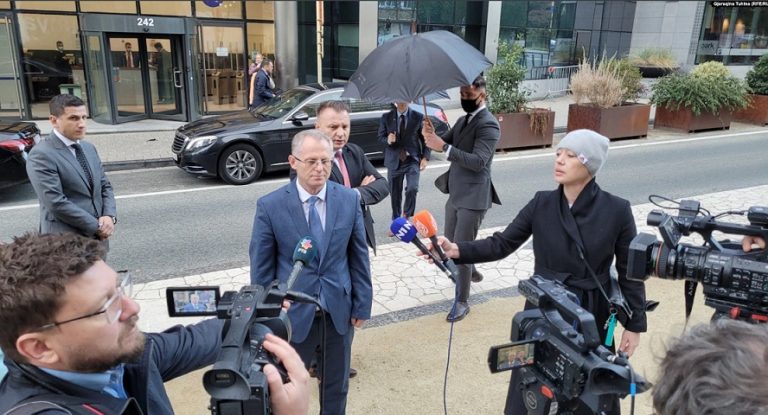 Dialogu në Bruksel përfundon pa takim trepalësh