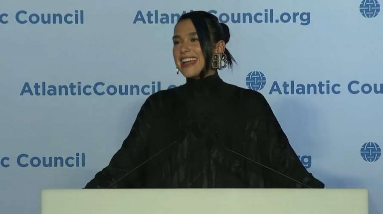 Dua Lipa – zë i Kosovës: “Na jepni një mundësi dhe ne do të shkëlqejmë”