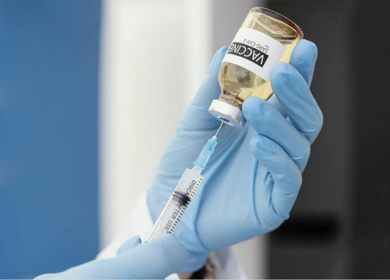 Izraeli hap dyert për turistët e vaksinuar