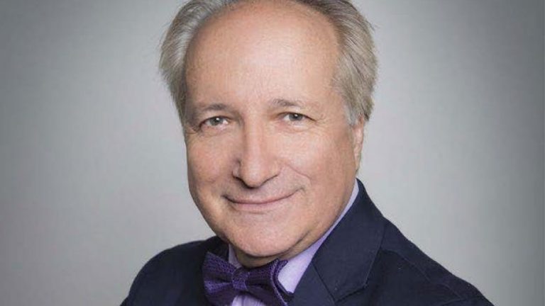 Kirurgu që jeton në SHBA Rifat Latifi pritet të jetë ministri i ri i Shëndetësisë