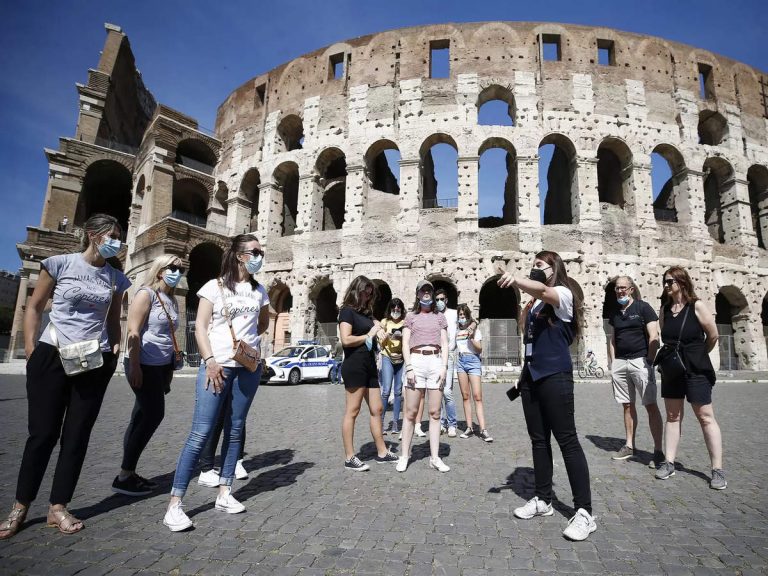 Heqja e kufizimeve ndaj COVID-19, Italia pret turistët