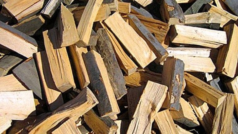 Vjehrra godet me dru renë e saj në Fushë Kosovë